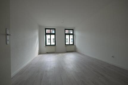 Schöne 1-Zimmer Wohnung im 4. OG mit Einbauküche in Reudnitz - Leipzig Südost