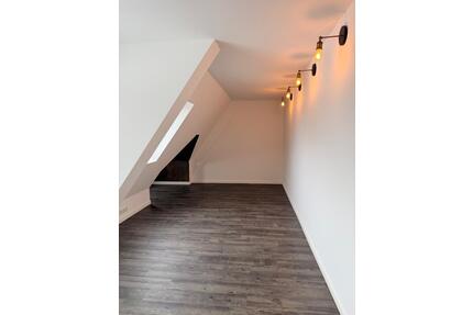 3-Zimmer Dachgeschosswohnung in Bitterfeld in Goitzsche-Nähe - Bitterfeld-Wolfen