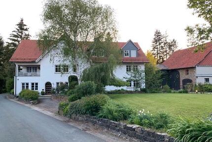 Schöne 5 Zimmer Maisionette Wohnung auf Pferdehof - Hessisch Oldendorf
