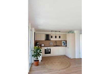 Modern. Ruhig. Grün. 3,5 Zimmer Neubauwohnungen mit großem Balkon oder Terrasse in traumhafter Feldrandlage - Marbach am Neckar