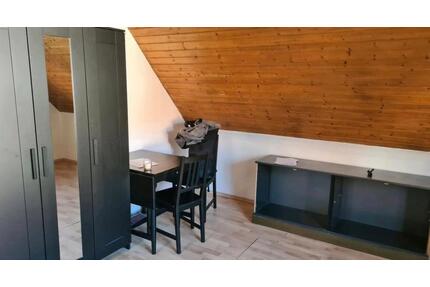 Kleine 2 Zimmer Dachgeschoss Wohnung - Dortmund Mengede