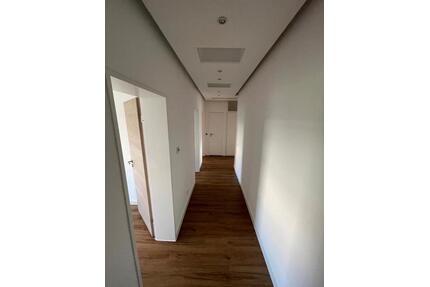3 Zimmer Wohnung Balkon Stellplatz frisch renoviert - Barsinghausen
