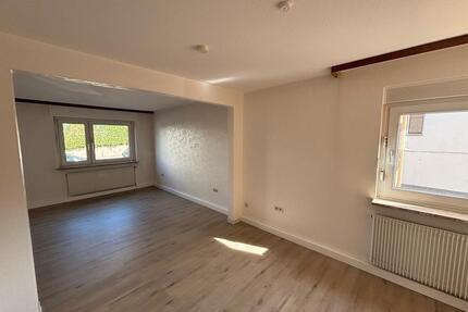 Erdgeschoss Wohnung 92qm 4 Zimmer 2x Stellplatz 2x Bad XXL Garten - Bielefeld Gadderbaum