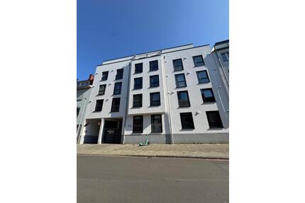 Helle Drei-Zimmer Wohnung mit Einbauküche und Balkon in ruhiger Lage nahe dem Zentrum - Bremen