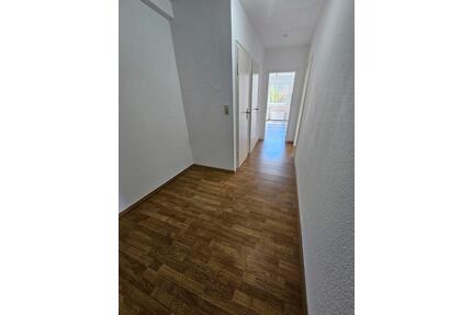 Schöne 2-Zimmer Erdgeschoss Wohnung mit Einbauküche, Balkon TRAUM - Wuppertal Brill