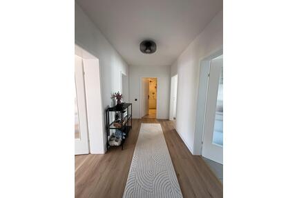 Renovierte 3 Zimmer Wohnung - 970,00&nbsp;EUR Kaltmiete, ca.&nbsp; 75,00&nbsp;m&sup2; in Winnenden (PLZ: 71364)