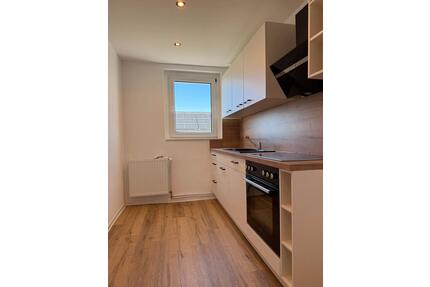 3 Zimmer 60 qm Wohnung, Küche, Bad, Keller, KFZ-Stellplatz - Calvörde Wegenstedt