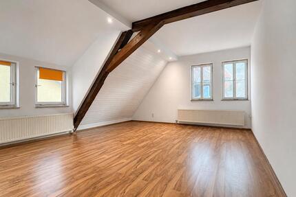 Stadtwohnung Gelbinger Gasse 2 Zimmer Küche Bad - Dachgeschoss - Schwäbisch Hall