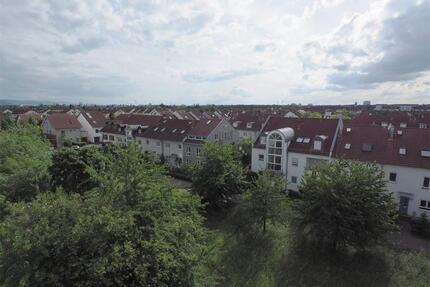 Helle 1-Zimmer Wohnung mit Balkon in Karlsruhe-Hagsfeld