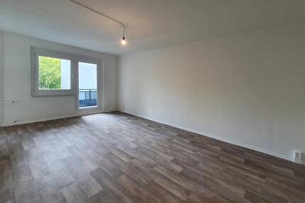Gratis 300 € Wunschgutschein*Ab 15.05.2026*Die perfekte Single-Wohnung mit Balkon im Hochparterre! - Leipzig West