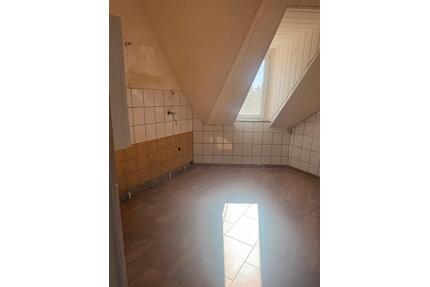 3 Zimmer DG Wohnung in Mehrfamilienhaus - Frankenthal (Pfalz)