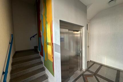 Barrierefreie 2,5 Zimmer Wohnung mit Balkon und EBK - Neunkirchen