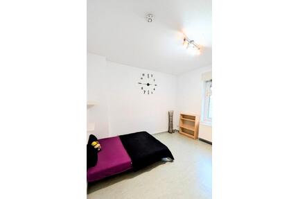 WG-Zimmer in 3er-WG ab 1. May (befristet und unbefristet) - Stuttgart Bad Cannstatt