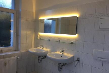 2-R-WG frisch saniert, 62m² Stuck im WZ, moderne Glasdusche+Wanne - Chemnitz Ebersdorf