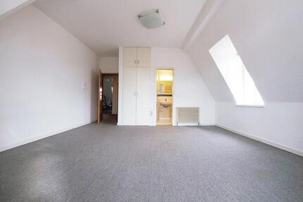 WG-DG-Zimmer in einer Dreier-WG mit eigenem Bad mit Dusche - Dresden Cotta