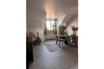 Von Privat: 3,5 Zimmer DG Wohnung in Dortmund Körne