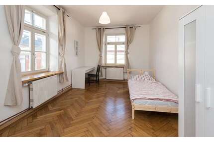 WG-Zimmer in München 975,00 € 17 m²