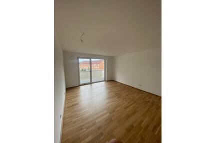 Sonnige 3-Zimmer Whg mit Einbauküche, Balkon und TG-Stellplatz - Stein