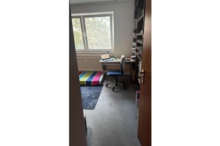 Zimmer zum vermieten - 450,00&nbsp;EUR Kaltmiete, ca.&nbsp; 20,00&nbsp;m&sup2; in Erlangen (PLZ: 91056) Alterlangen