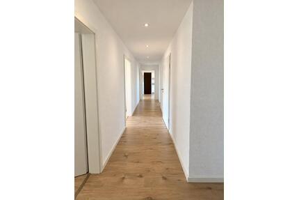 3 Zimmer Wohnung mit Balkon - 800,00&nbsp;EUR Kaltmiete, ca.&nbsp; 90,00&nbsp;m&sup2; in Dillenburg (PLZ: 35687) Niederscheld