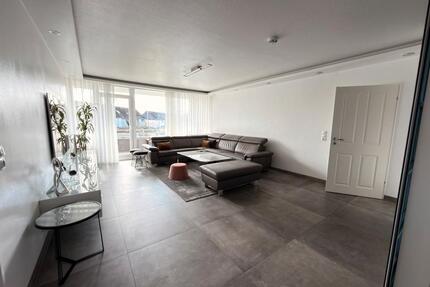 Moderne 4 Zimmer Wohnung - Teilmöbliert, Familienfreundliche Lage - Bremen Hemelingen