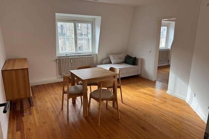 Renovierte 2 Zimmer Wohnung im Herzen von Stuttgart, wahlweise möbliert