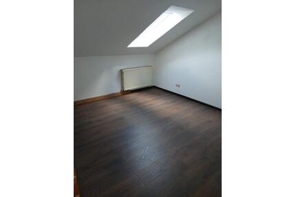 1,5 Zimmer DG Wohnung - 400,00&nbsp;EUR Kaltmiete, ca.&nbsp; 20,00&nbsp;m&sup2;&nbsp;Wohnfl&auml;che in Landshut (PLZ: 84034) Landshut-West