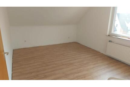 Helle 2 Zimmer + Diele Dachgeschosswohnung (2.OG) 70m² - Gütersloh Kattenstroth