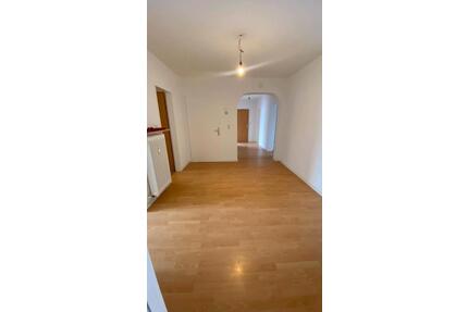 Großzügige 5- Zimmer Wohnung in Lampertheim-Hofheim