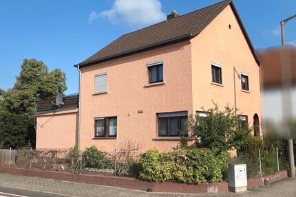 4 Zimmer Wohnung !! 100qm + 40qm Balkon - Lampertheim