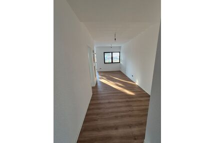 Helle 3-Zimmer Wohnung - 1.230,00&nbsp;EUR Kaltmiete, ca.&nbsp; 88,00&nbsp;m&sup2;&nbsp;Wohnfl&auml;che in Steinbach (PLZ: 61449)