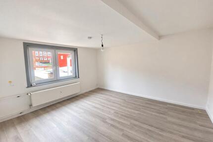 3 Zimmer DG Wohnung mit EBK - 450,00&nbsp;EUR Kaltmiete, ca.&nbsp; 74,00&nbsp;m&sup2; in Osterode am Harz (PLZ: 37520)