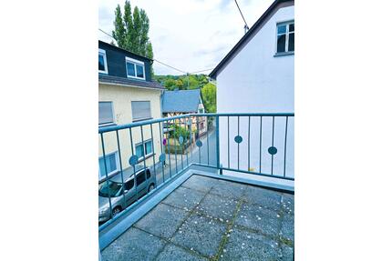 Helles WG-Zimmer mit Balkon- 20 qm zum Wohlfühlen. - Niederzissen