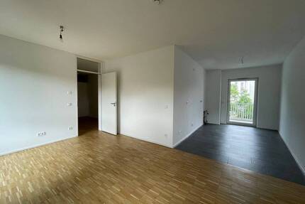 Große 3-Zimmer Wohnung mit zwei Badezimmer und Loggia - Nürnberg St Jobst