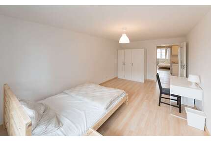 WG-Zimmer in München 975,00 € 17 m²