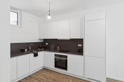 Dein neues Zuhause! Moderne 2-Zimmer Wohnung mit EBK und Balkon - Ludwigsfelde