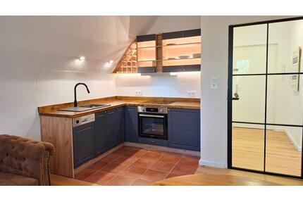 Charmantes 3-Zimmer Dachgeschoss-Apartment in Beelitz - Teilmöbli