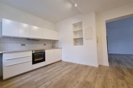 2-Raum Wohnung mit Einbauküche und Gartenanteil. Nähe Zoo. - Magdeburg Neue Neustadt