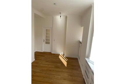 Erstbezug! Sanierte 3-Zimmer-Altbauwohnung in Düsseldorf-Golzheim