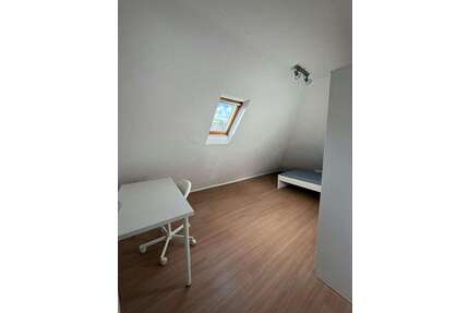 WG-Zimmer in Stuttgart 550,00 € 16 m²