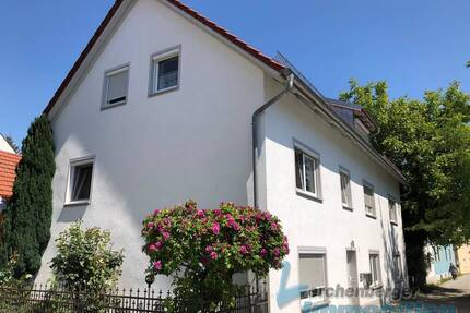 Großzügig geschnittene 2,5 Zimmer Wohnung im Zentrum von Plattling