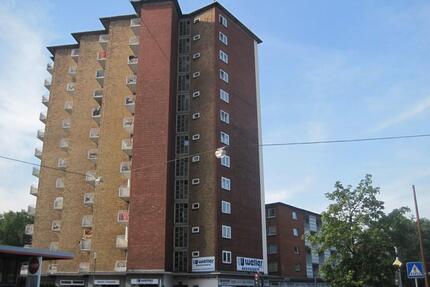 Zentral gelegen: renovierte 2 Zimmer, mit Balkon - Oberhausen