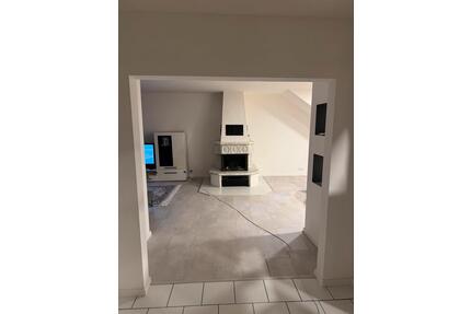 Moderne Dachgeschosswohnung 110 m² in Gelsenkirchen zu vermieten