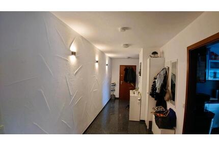 2,5 Zimmer Wohnung mit Loggia & TG-Stpl. Mitten in Wolfschlugen - Nürtingen