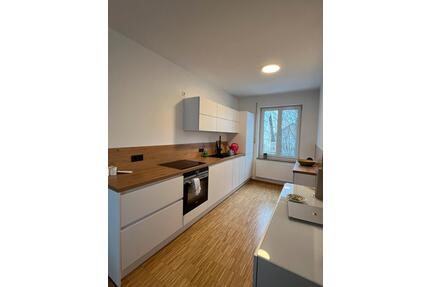 Schöne 2-Zimmer Wohnung, hohe Ablöse & niedrige Miete - München Bogenhausen
