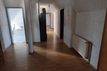 Helle 3 Zimmer DG Wohnung zentral in Pfalzgrafenweiler