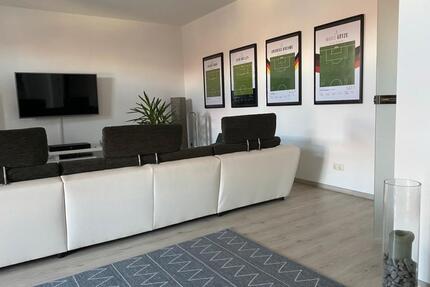Helle 2 Zimmer Wohnung 78qm mit Balkon, Dusche, Wanne, Stellplatz - Arnstadt