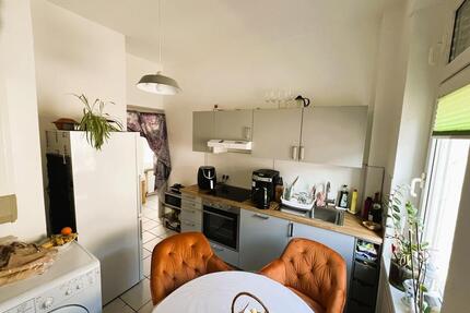 3-Zimmer-Wohnung in Stilaltbau mit EBK (WG möglich) - Wiesbaden Klarenthal