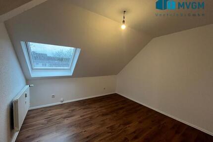 Gemütliche 3 Zimmer Wohnung im Dachgeschoss! - Essen Stadtbezirk III