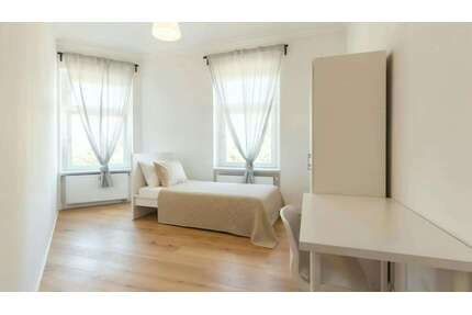 WG-Zimmer in Berlin 700,00 € 12 m²